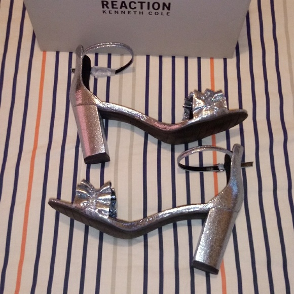 Kenneth Cole Rise Ruffle Heels 9.5 - Picture 9 of 12